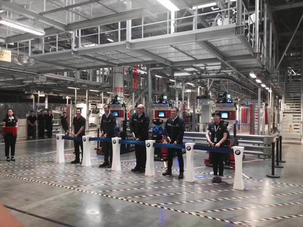 寶馬汽車工廠，杭叉AGV叉車智能搬運(yùn)強(qiáng)勢(shì)進(jìn)駐！