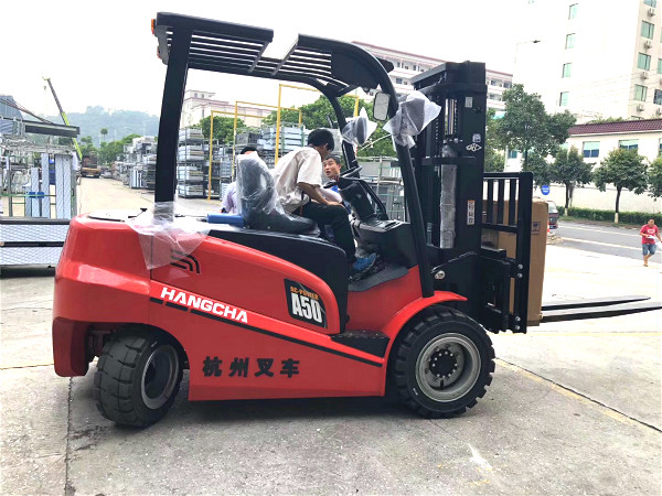 電動叉車比內燃叉車好在哪里？