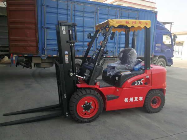 【干貨】買叉車，選實心胎還是充氣胎？